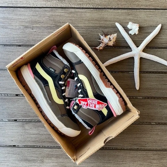 🌴🔆VANS- ALL WEATHER HIKING BOOTS🔆🌴 - Picture 12 of 13